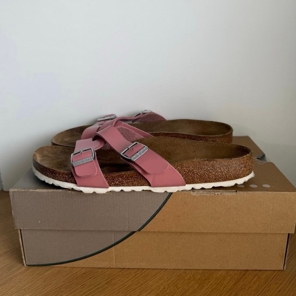 Birkenstock Yao Balance ‘Old Rose’ Patent Leather Unisex Sandals- SZ M 9- W 11 - Picture 4 of 9